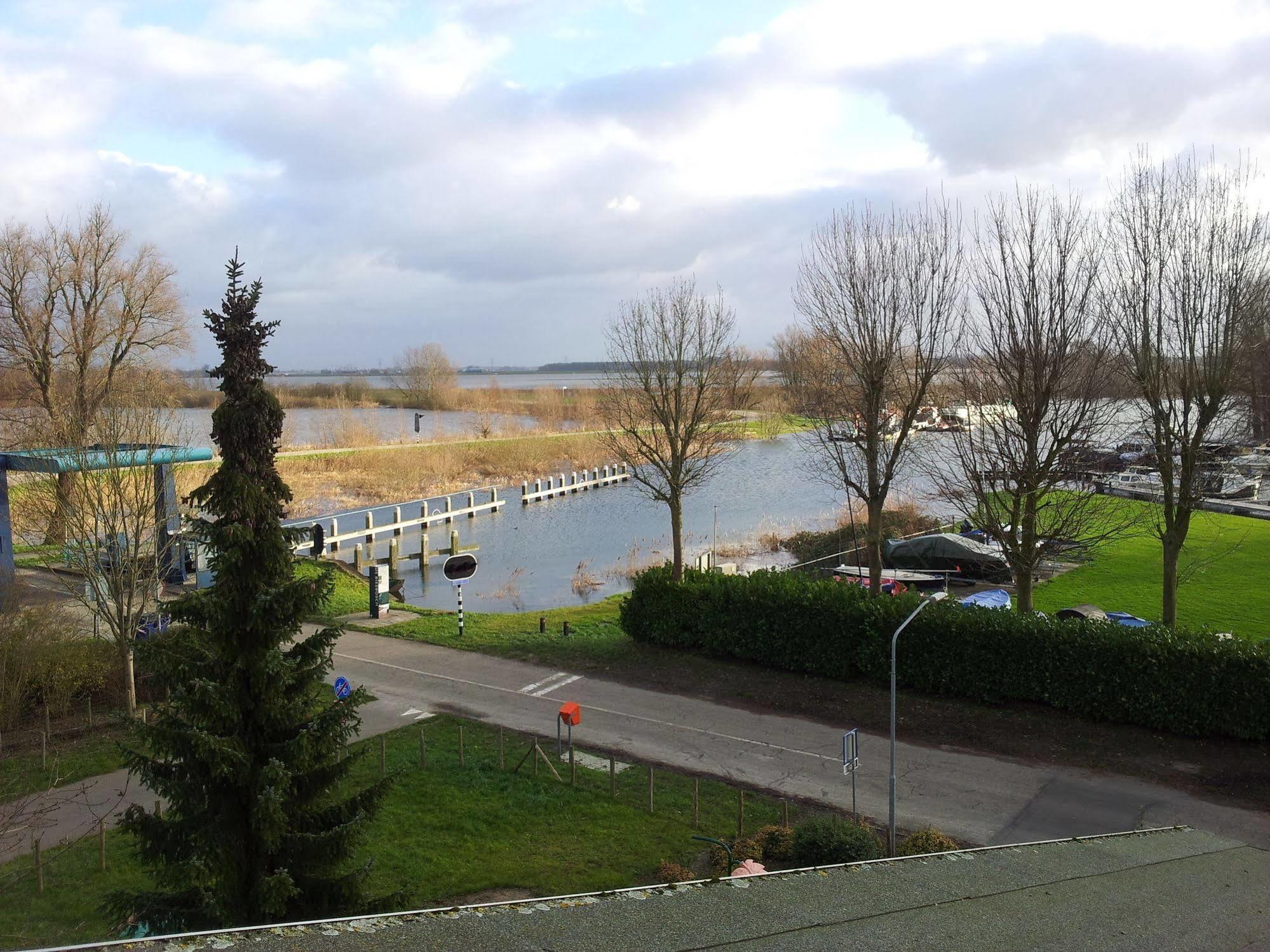 Hotel De Brabantse Biesbosch Werkendam Exteriér fotografie