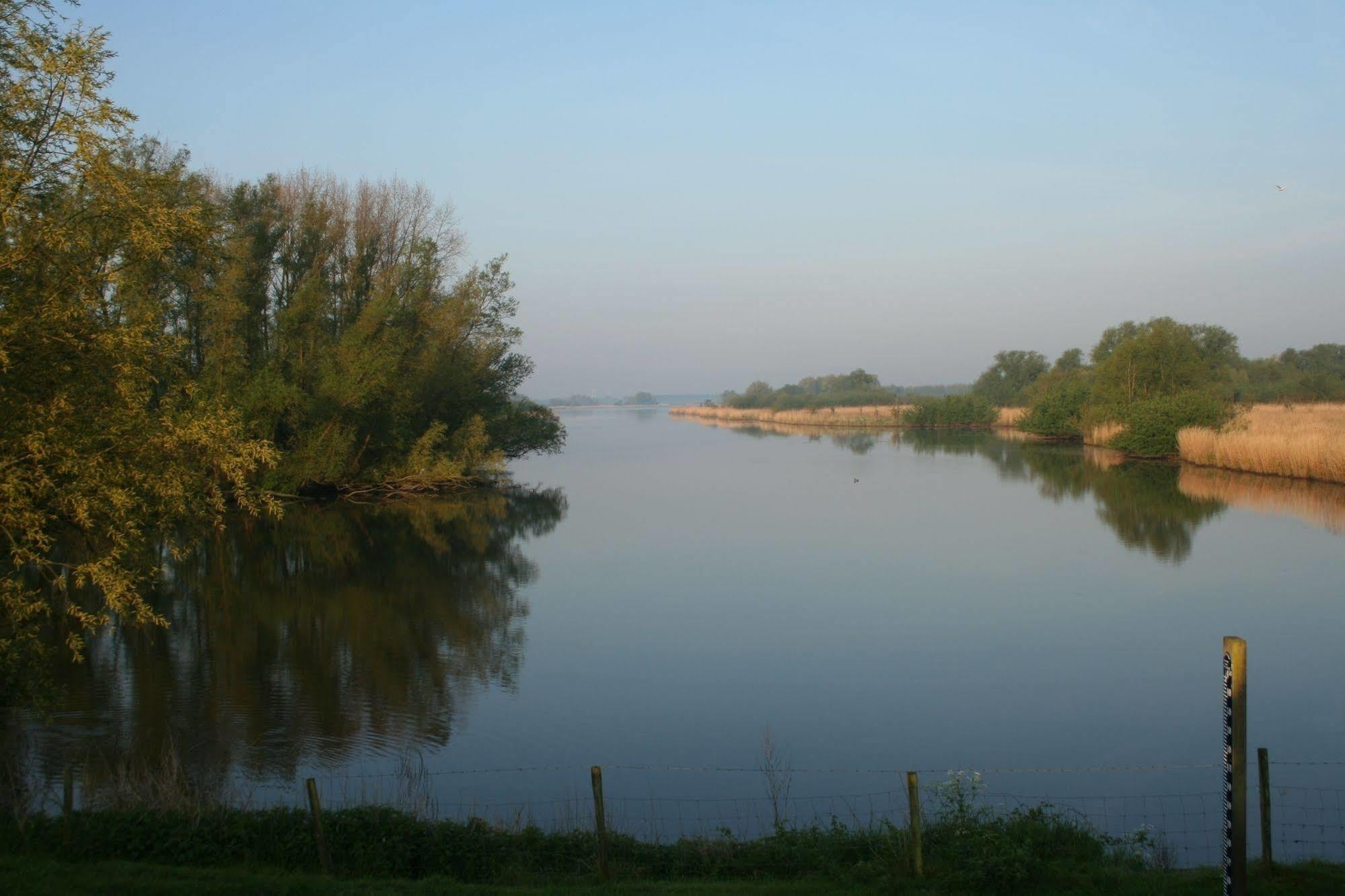 Hotel De Brabantse Biesbosch Werkendam Exteriér fotografie
